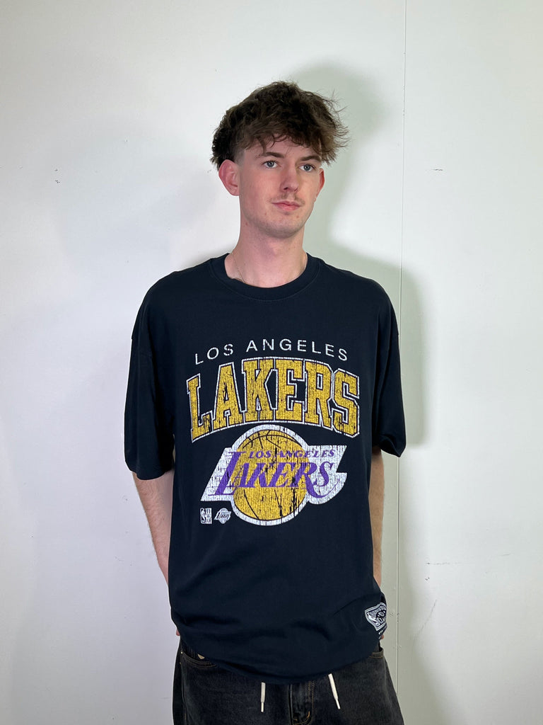 L.A Lakers Vintage World Champions Series Tee in Faded Black