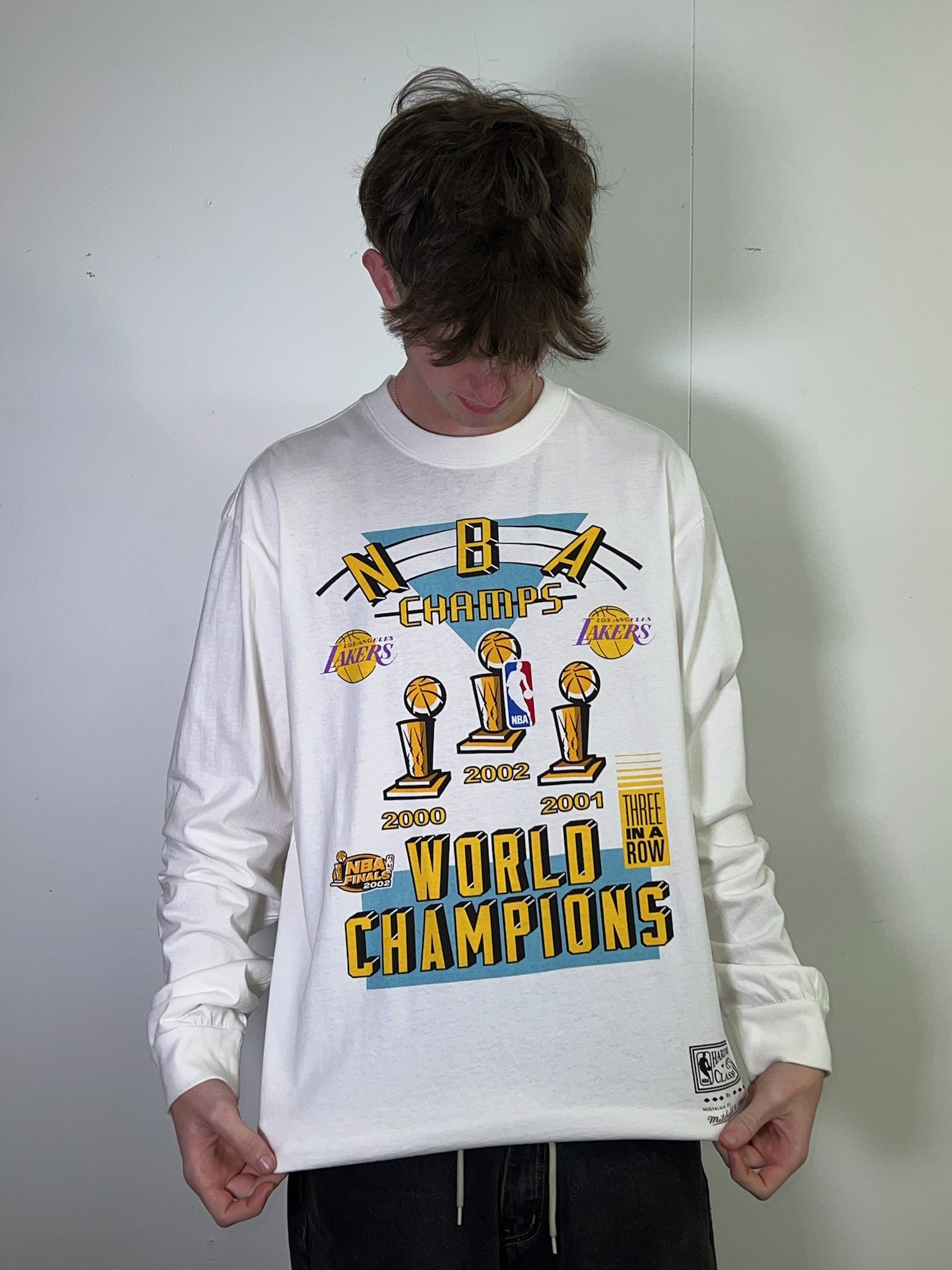 Official Vintage Los Angeles Lakers 2000 Champion World T-Shirt